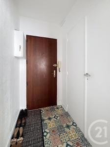 St Cyr Sur Loire, Centro 37540, França