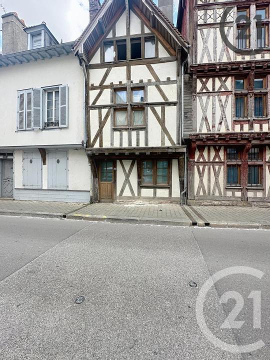 Troyes, Champagne-Ardenne 10000, アキタン