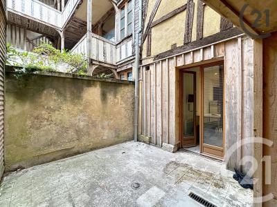 Troyes, Champagne-Ardenne 10000, アキタン