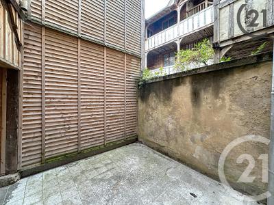 Troyes, Champagne-Ardenne 10000, アキタン