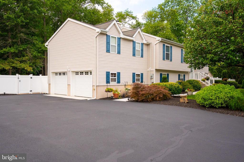 185 Fresh Ponds Road, Monroe Twp, Nova Jersey 08831, Estados Unidos