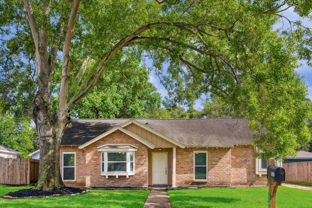 13603 Woodchester Drive, Sugar Land, Texas 77498, HOA KỲ
