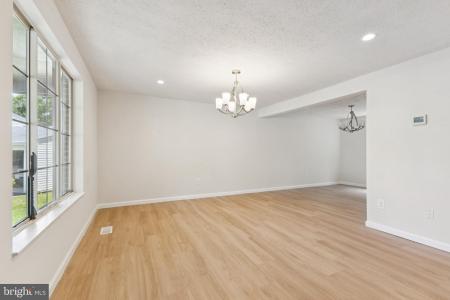 13586 Rush Drive, Woodbridge, Virgínia 22192, Estados Unidos