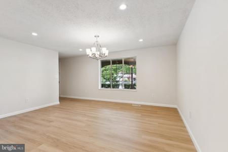 13586 Rush Drive, Woodbridge, Virginia 22192, USA