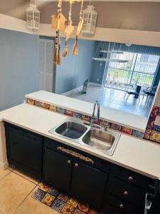 4147 NW 90th Avenue 207, Coral Springs, Florida 33065, USA
