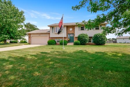 302 Elkwood Court, Valparaiso, Indiana 46383, USA