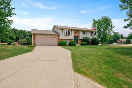 302 Elkwood Court, Valparaiso, Indiana 46383, USA