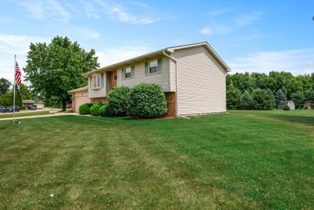 302 Elkwood Court, Valparaiso, Indiana 46383, USA