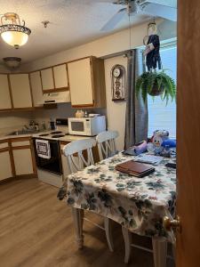 531 Meriden Rd Unit 2, Waterbury, קונטיקט 06705, ארצות הברית של אמריקה 