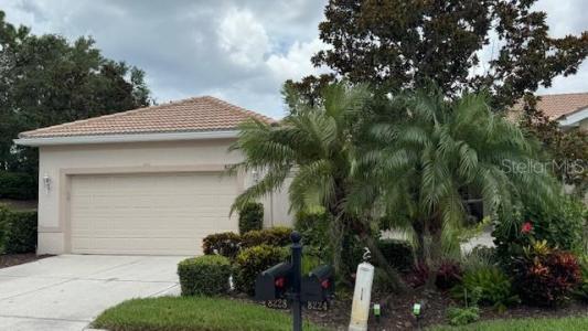 8228 Simpson Falls Court, Sarasota, Florida 34243