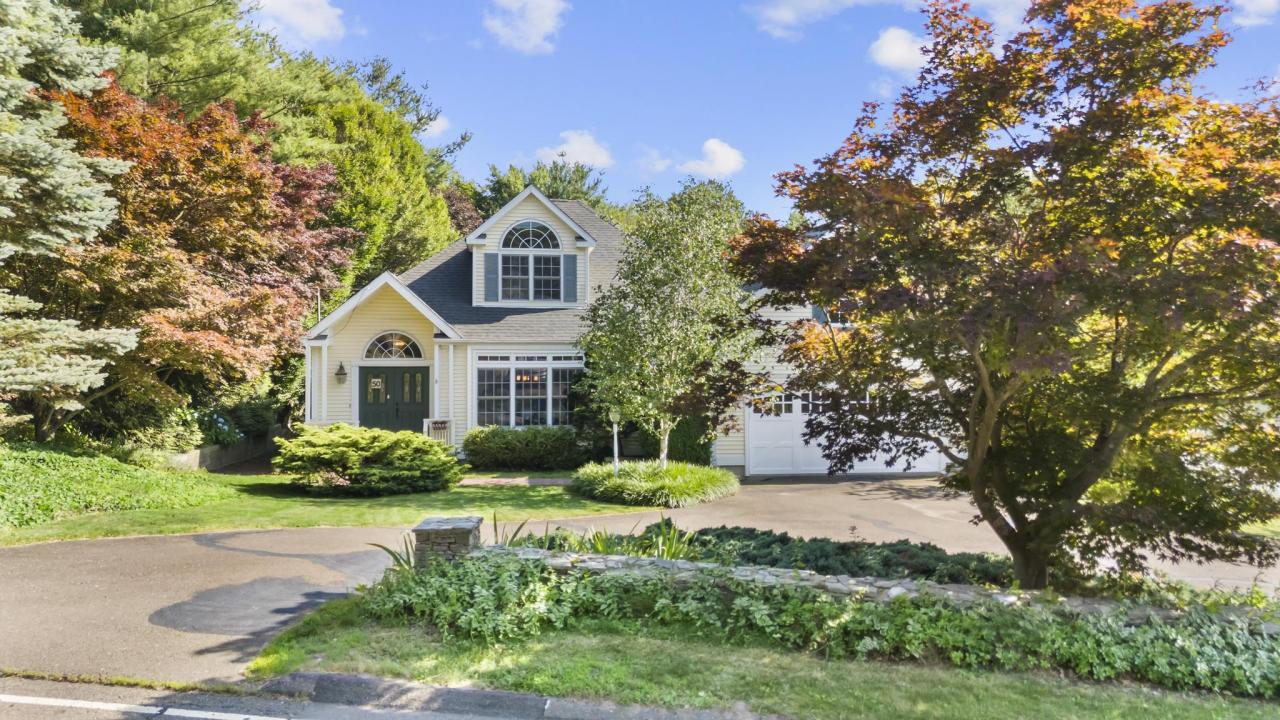 50 Middlebrooks Ave, Town Of Trumbull, Connecticut 06611
