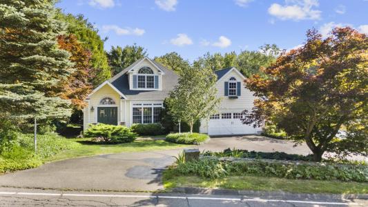 50 Middlebrooks Ave, Town Of Trumbull, Connecticut 06611