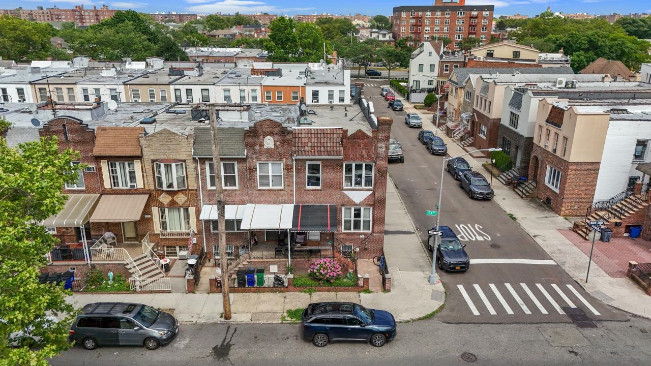 2391 E 4th St, Brooklyn, Nova Iorque 11223, Estados Unidos