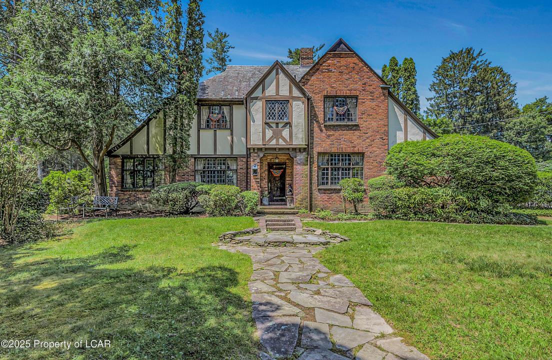 202 N Pioneer Avenue, Shavertown, Pennsylvania 18708, Estados Unidos