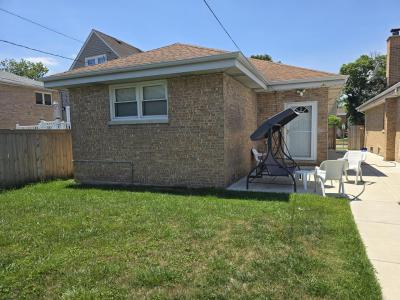 5151 N Meade Avenue, Chicago, Illinois 60630