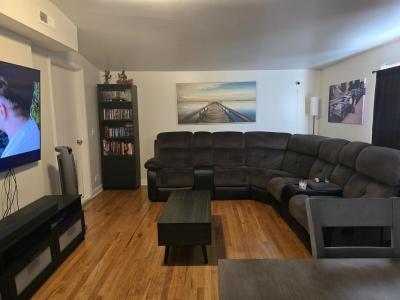 5151 N Meade Avenue, Chicago, Illinois 60630