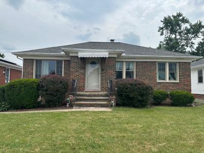 8409 Lanyard Dr., Parma, Ohio 44129, USA