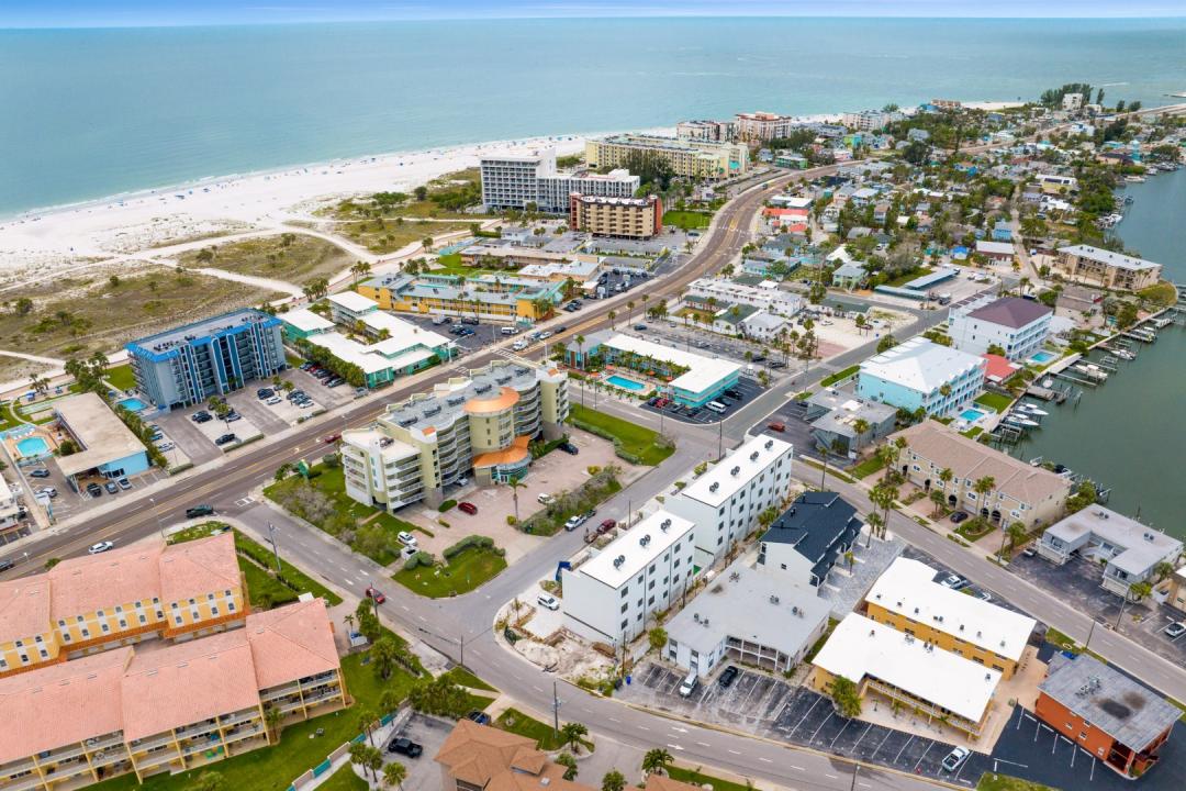 11605 1st E # 3, Treasure Island, Floride 33706, États-Unis