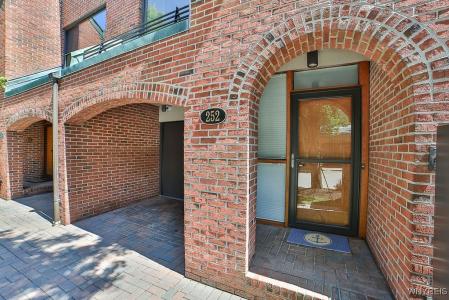 252 Rivermist Drive, Buffalo, NY 14202, USA