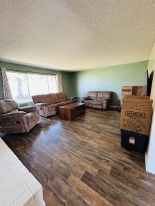 6214 BRYANT AVE., Klamath Falls, Oregon 97603, USA