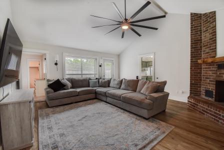 510 Daffodil Street, Lake Jackson, Texas 77566, USA