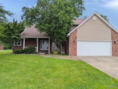 71 Mimosa Drive, Pontoon Beach, Illinois 62040, USA