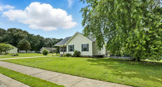 468 Caney Ln, Clarksville, Tennessee 37040