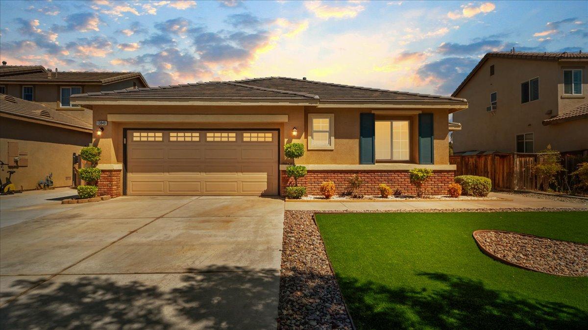 13849 Jackson Street, Oak Hills, 加州 92344, 美國