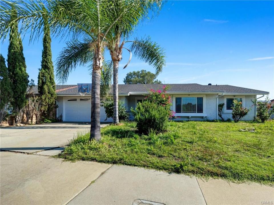 346 E Plymouth St, Glendora, California 91740, Estados Unidos