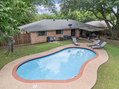 400 Rolling Hills Drive, Midlothian, Texas 76065, USA