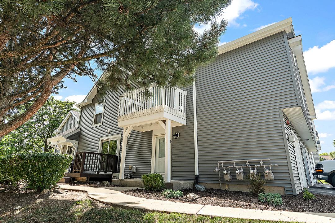 2725 Weeping Willow Drive , D, Lisle, إلينوي 60532, الولايات المتحدة