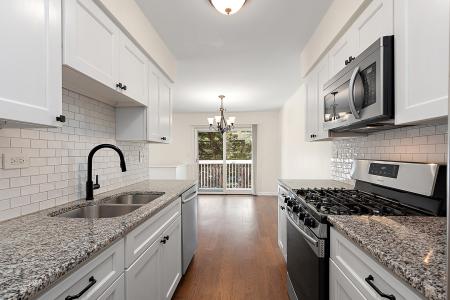 2725 Weeping Willow Drive , D, Lisle, إلينوي 60532, الولايات المتحدة
