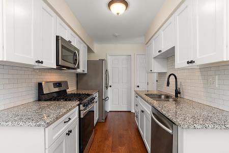 2725 Weeping Willow Drive , D, Lisle, إلينوي 60532, الولايات المتحدة