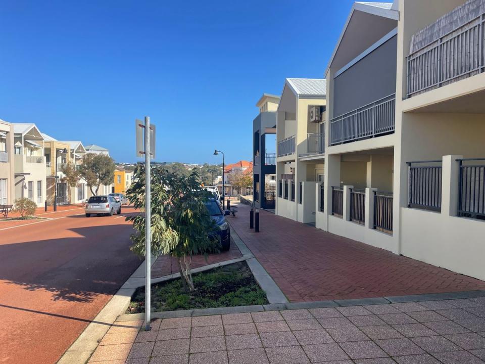 14/10 Pavonia Link, Clarkson, WA 6030, Australia