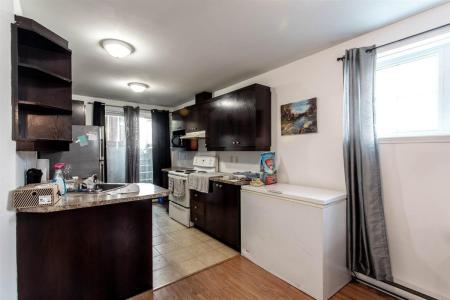 1769  Rue Godin, Longueuil (Saint-Hubert), Quebec J4T 1T4, Canadá