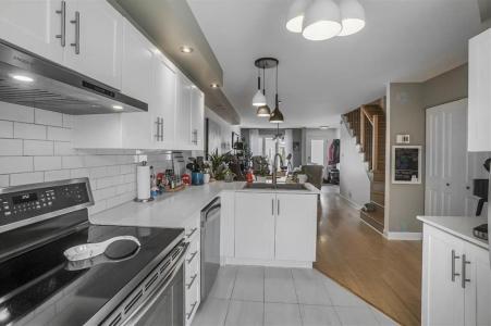 1122  Rue Gendron, Longueuil (Le Vieux-Longueuil), Quebec J4G 2S5, Kanada