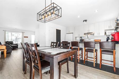 1875  Rue du Curé-Marcotte, Québec (La Haute-Saint-Charles), Quebec G3G 1R6, Canada