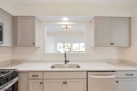 13 Cardinal Ln , 13, Hampton Twp., New Jersey 07860-1454, Amerika Birleşik Devletleri