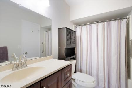 13 Cardinal Ln , 13, Hampton Twp., New Jersey 07860-1454, Amerika Birleşik Devletleri