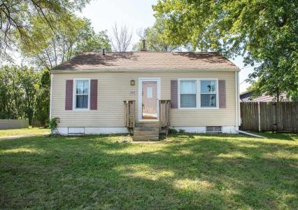 2713 Center Street, Cedar Falls, Iowa 50613, USA
