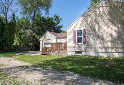 2713 Center Street, Cedar Falls, Iowa 50613, USA