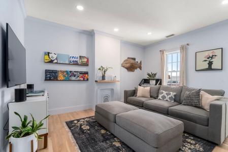 48 Mount Vernon Street #3, Boston, Massachusetts 02129