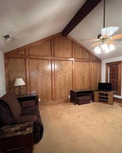 157 Guadalupe River Dr, Seguin, Техас 78155, Соединенные Штаты