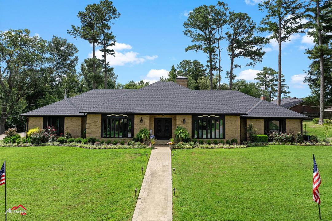 1103 Larkwood Trail, Henderson, Texas 75654