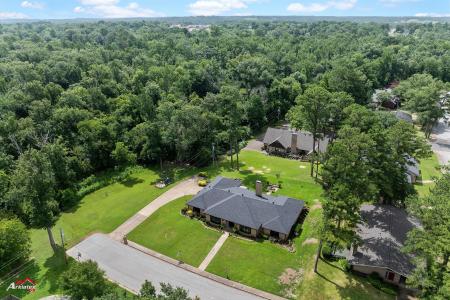 1103 Larkwood Trail, Henderson, Texas 75654