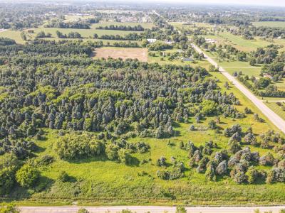 Davis Lake Rd., Lapeer, Michigan 48446, USA