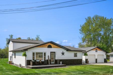 809 Iroquois Avenue, Prudenville, Michigan 48651, USA
