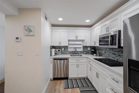 361 S Hollybrook Dr 201, Pembroke Pines, Floryda 33025, USA