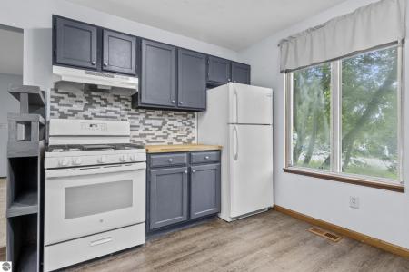3887 Brook Drive, Traverse City, Michigan 49684, USA