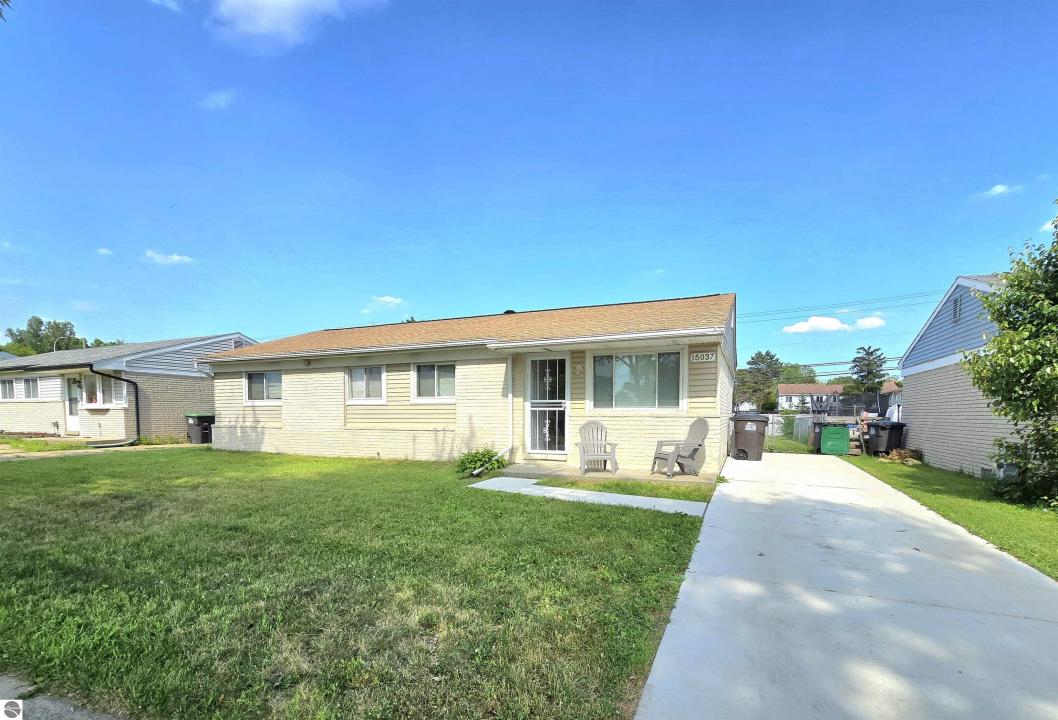 15037 Kerstyn Street, Taylor, Michigan 48180-4884, USA